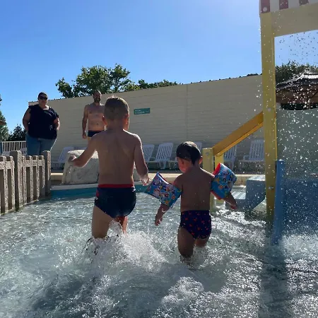 Camping Du Petit Bois Mesquer